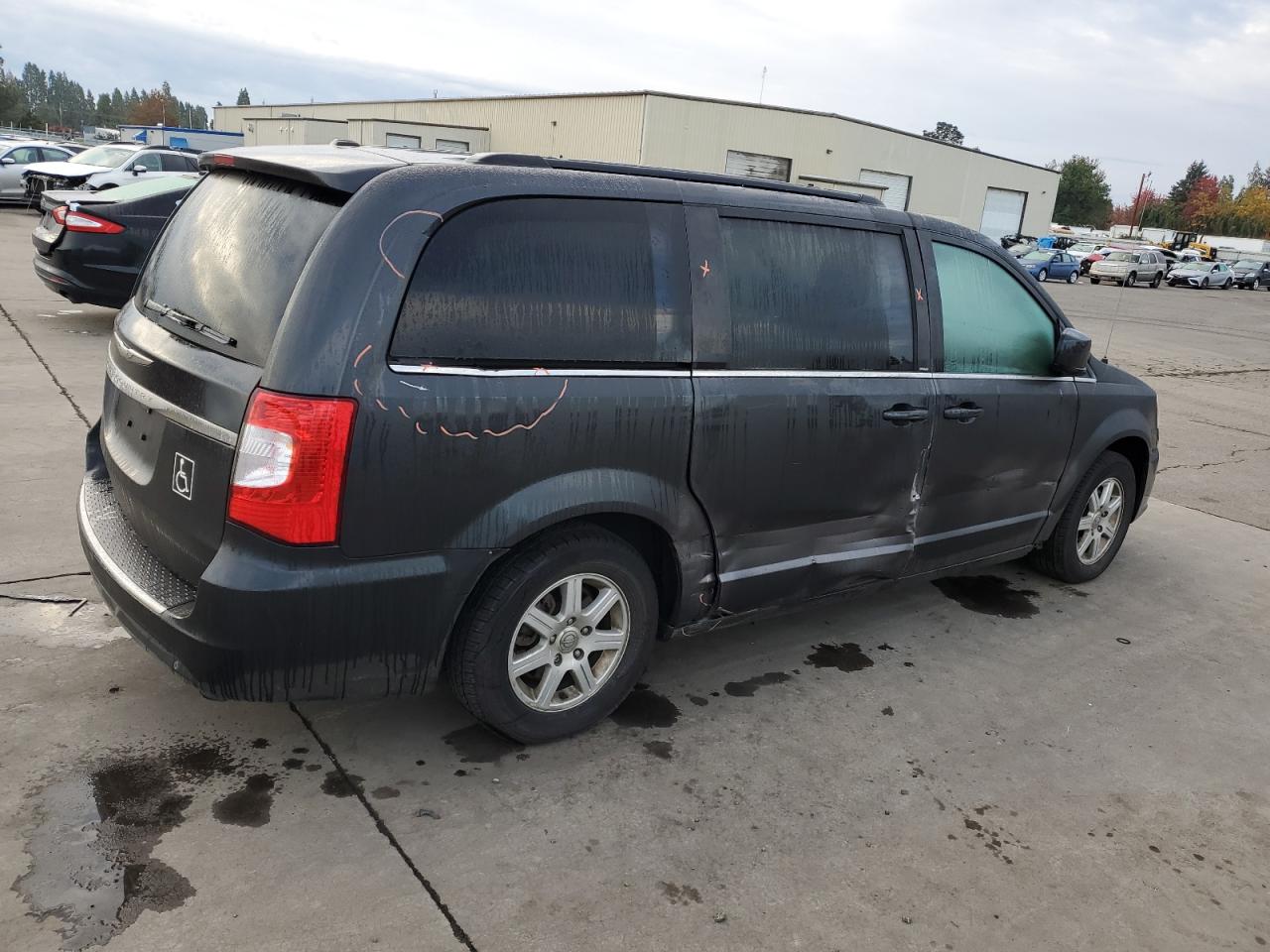 2011 Chrysler Town & Country VIN 2A4RR5DG5BR688243 Copart auction photo, side damage thumbnail 3