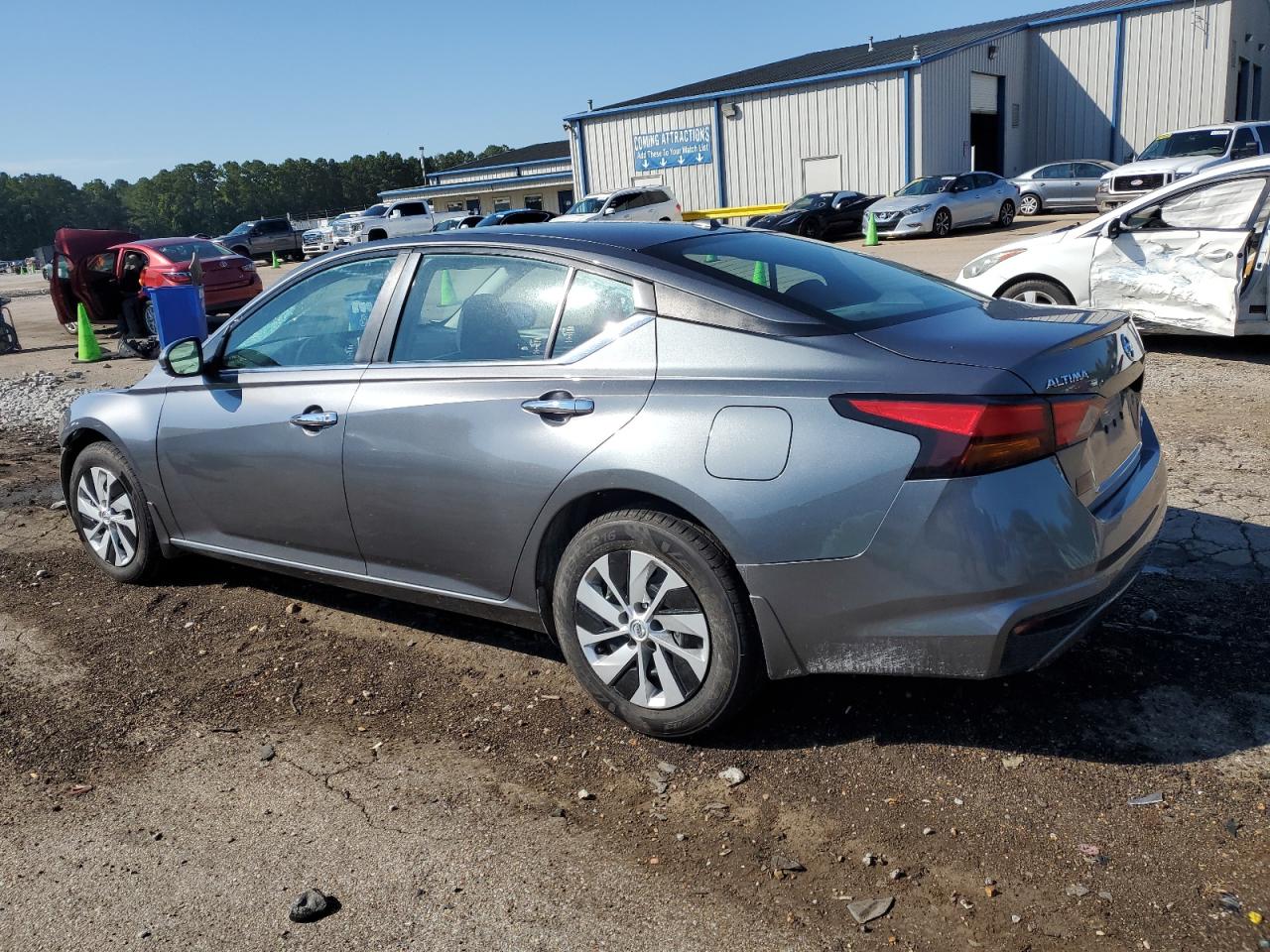 2020 Nissan Altima VIN 1N4BL4BW0LN300272 Copart auction photo, front end damage thumbnail 2