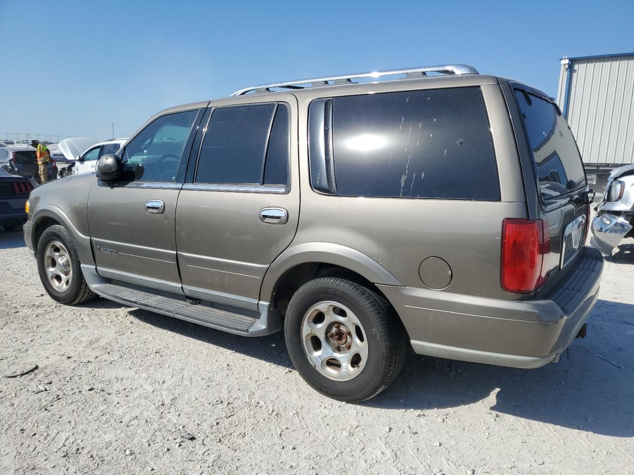 2002 Lincoln Navigator VIN 5LMEU27R12LJ12536 Copart auction photo, front end damage thumbnail 2