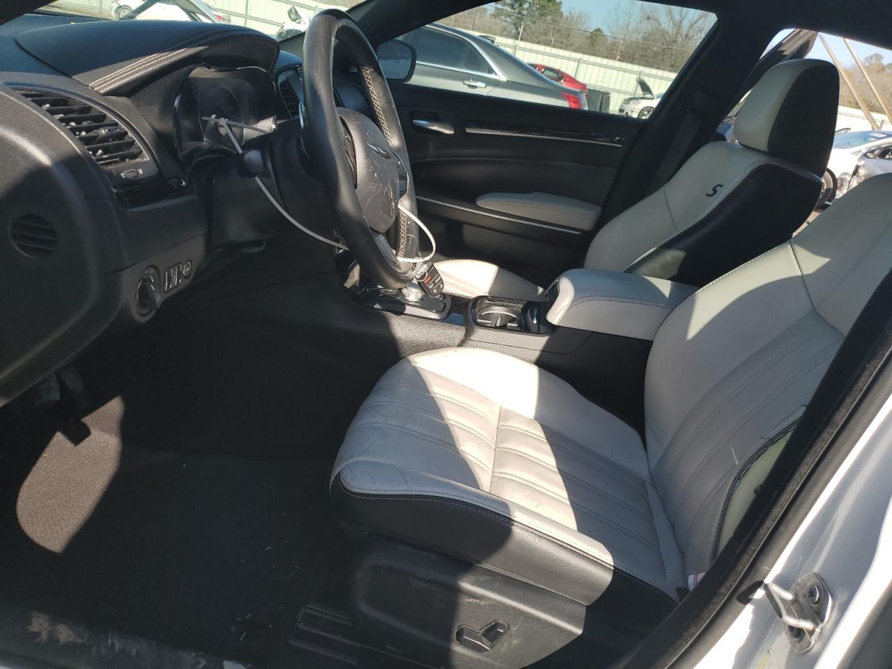 2019 Chrysler 300 VIN 2C3CCABG6KH533753 Copart auction photo, side damage thumbnail 7