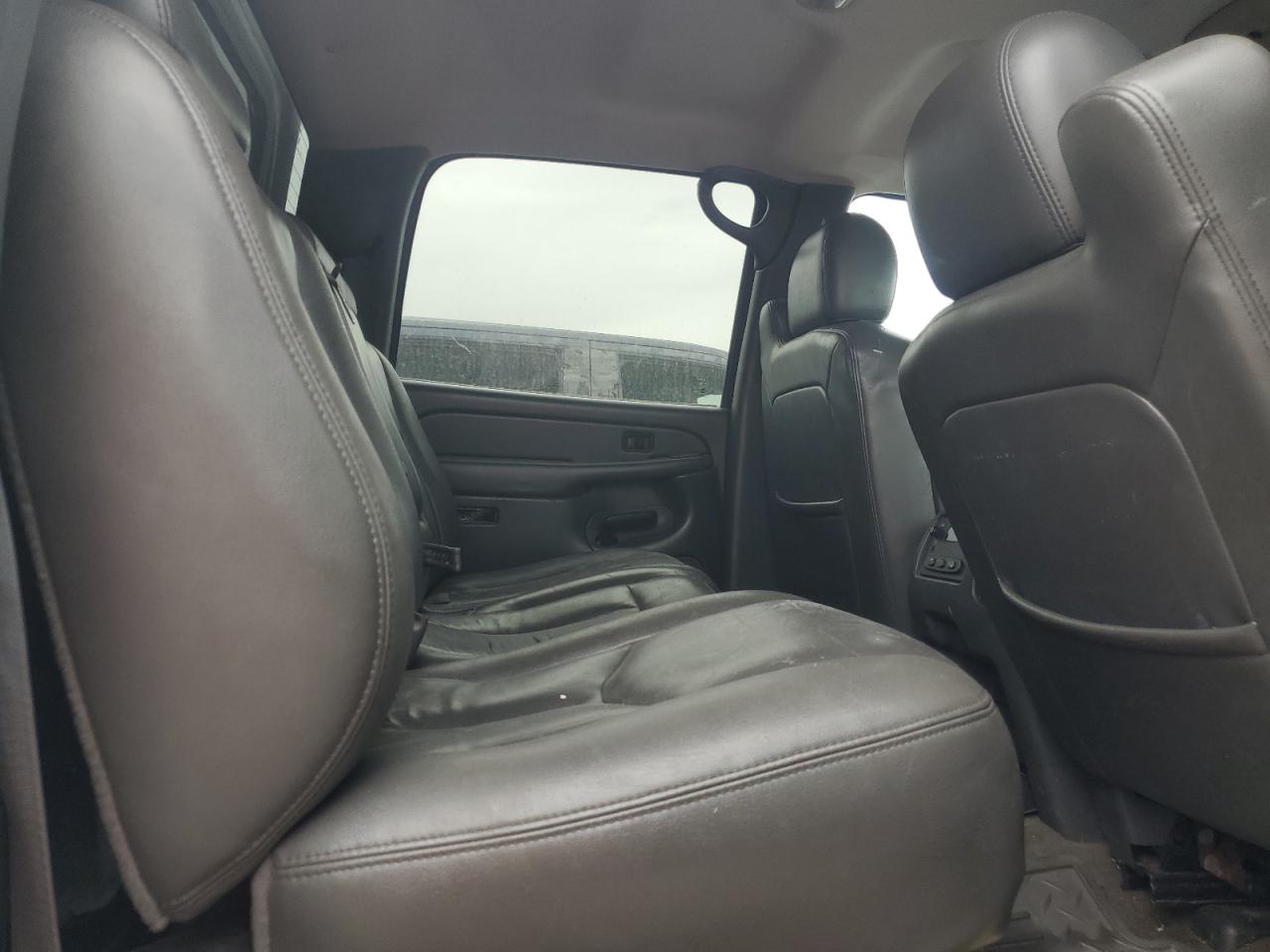 2004 Chevrolet Silverado VIN 1GCHK33294F215441 Copart auction photo, water/flood damage thumbnail 10