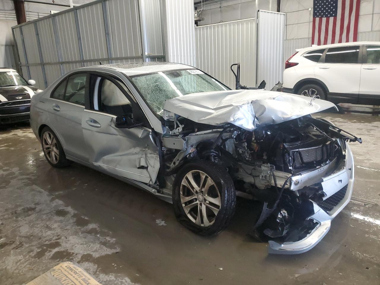 2013 Mercedes-Benz C-klasse VIN WDDGF8AB3DA831008 Copart auction photo, front end / side damage thumbnail 4