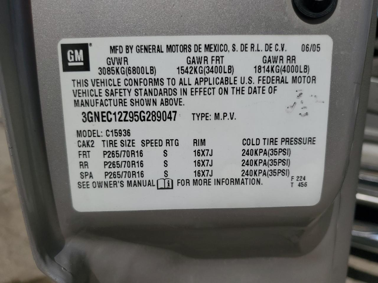 2005 Chevrolet Avalanche VIN 3GNEC12Z95G289047 Copart auction photo, front end / minor dent/scratches damage thumbnail 12