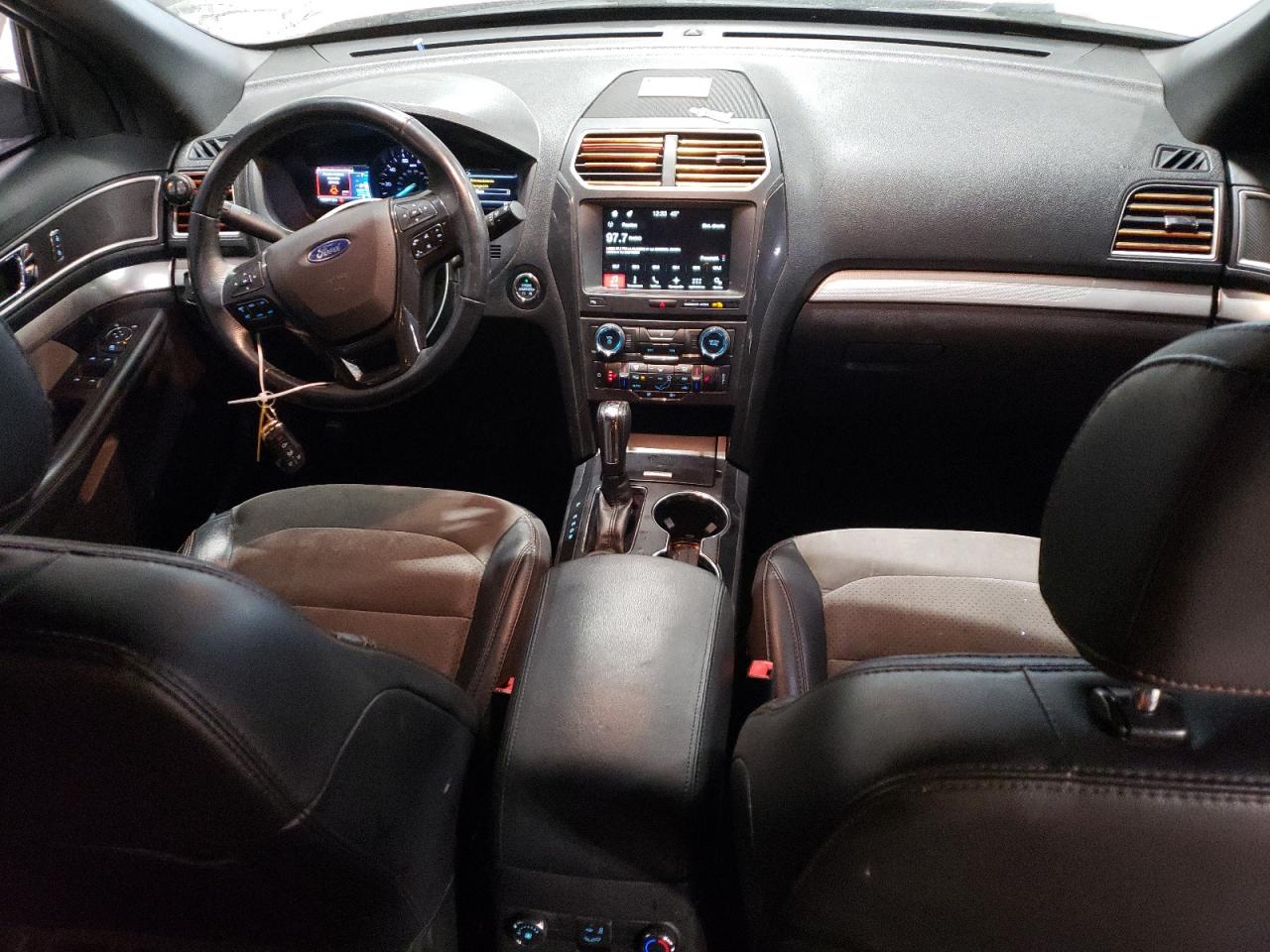 2017 Ford Explorer VIN 1FM5K8D81HGD54185 Copart auction photo, front end / hail damage thumbnail 8