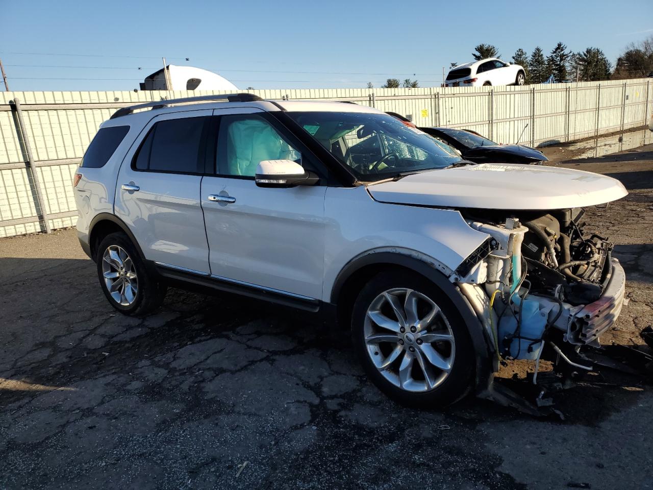 2014 Ford Explorer VIN 1FM5K8F80EGB22220 Copart auction photo, front end / side damage thumbnail 4