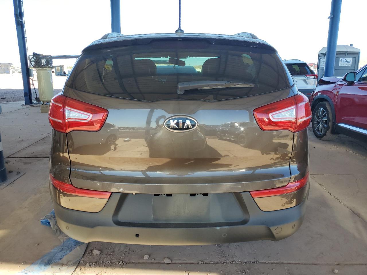 2011 KIA Sportage VIN KNDPC3A22B7064476 Copart auction photo, front end damage thumbnail 6