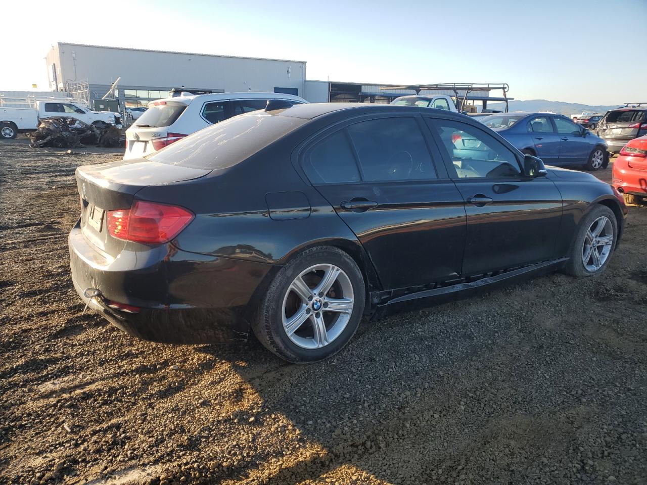2015 BMW 3er VIN WBA3B1G51FNT63107 Copart auction photo, side damage thumbnail 3