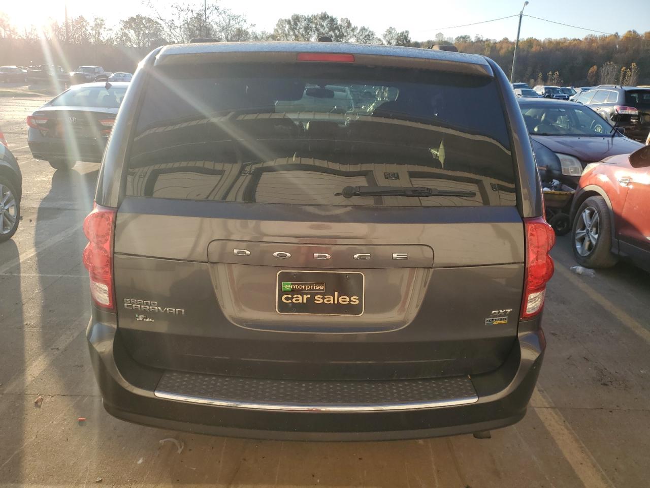 2017 Dodge Caravan VIN 2C4RDGCG8HR589555 Copart auction photo, front end / all over damage thumbnail 6