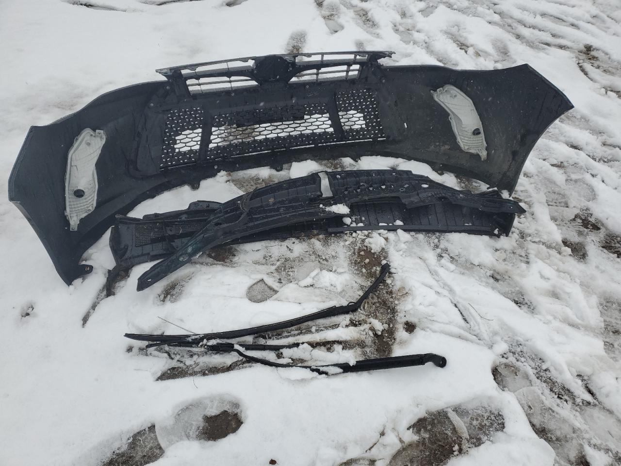2016 Toyota Camry VIN 4T1BF1FK9GU247943 Copart auction photo, front end / minor dent/scratches damage thumbnail 12