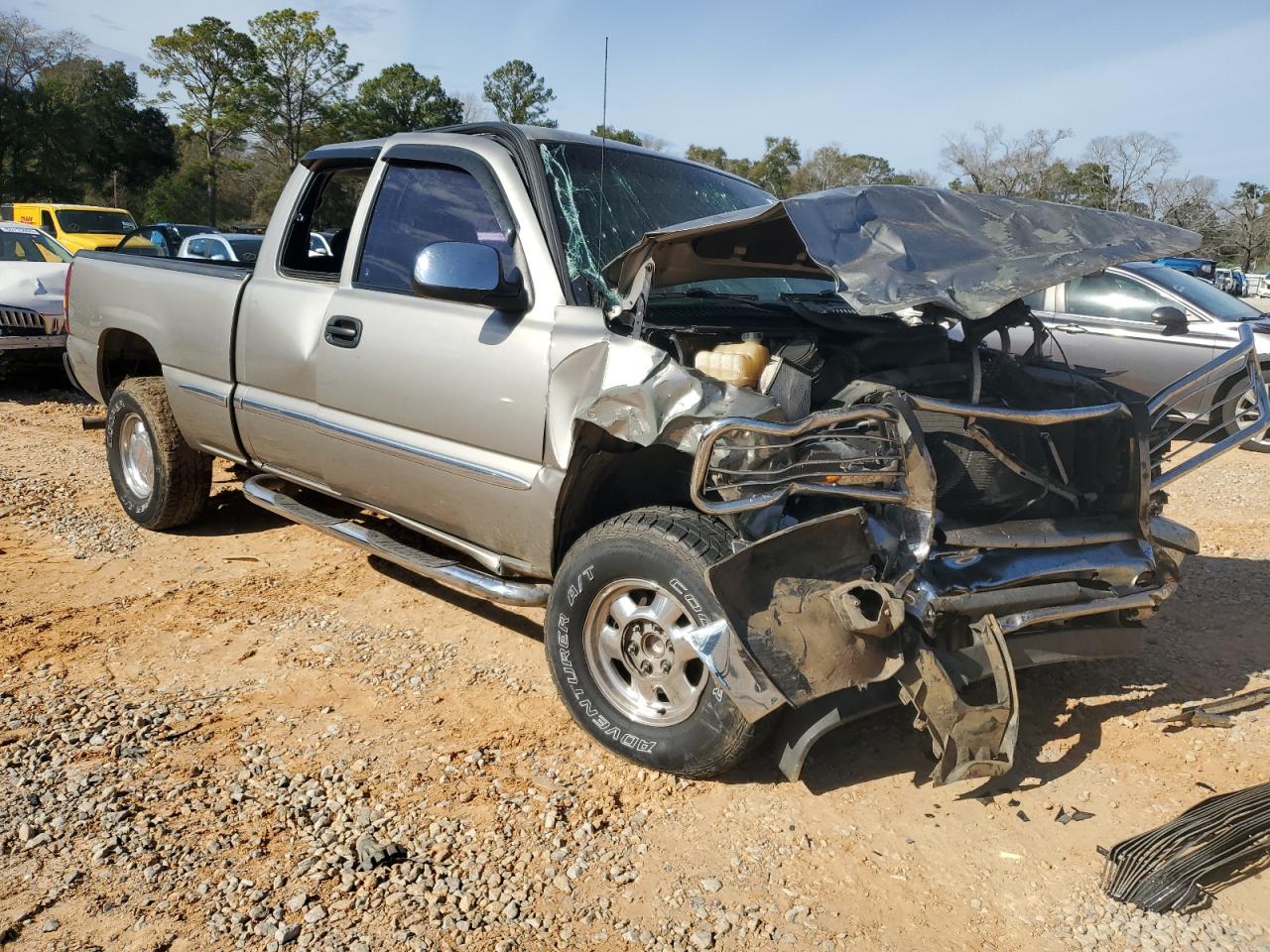 2002 GMC Sierra VIN 2GTEC19T321193106 Copart auction photo, front end / side damage thumbnail 4