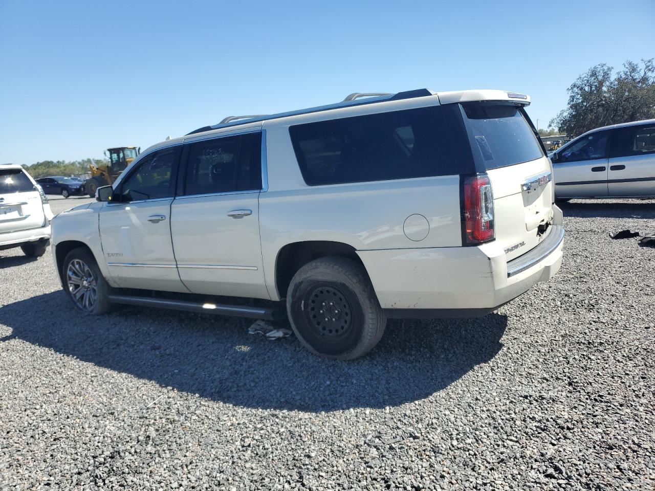 2015 GMC Yukon VIN 1GKS2JKJ9FR560929 Copart auction photo, minor dent/scratches damage thumbnail 2