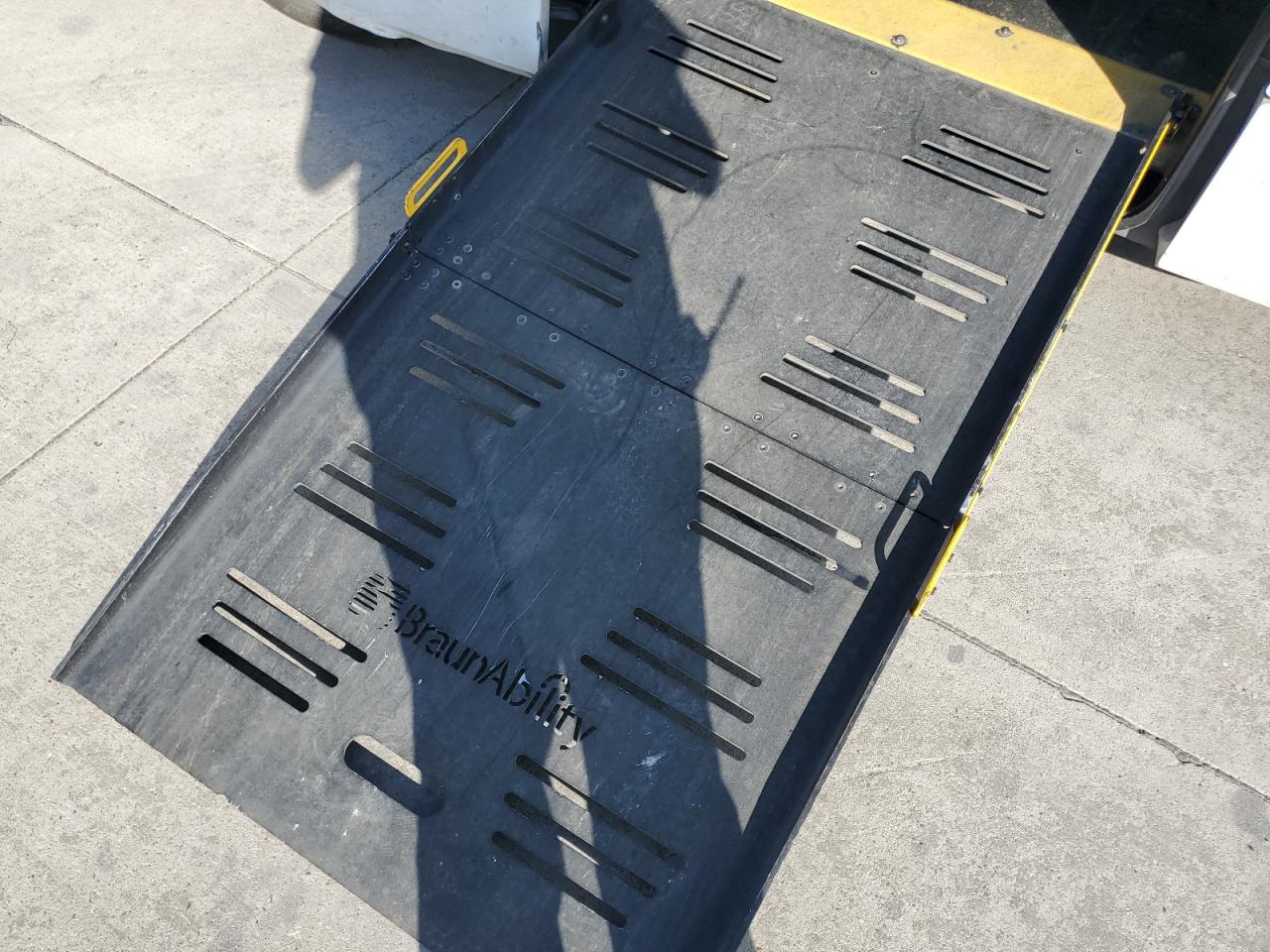 2019 Dodge Caravan VIN 2C7WDGBG5KR727048 Copart auction photo, minor dent/scratches damage thumbnail 13