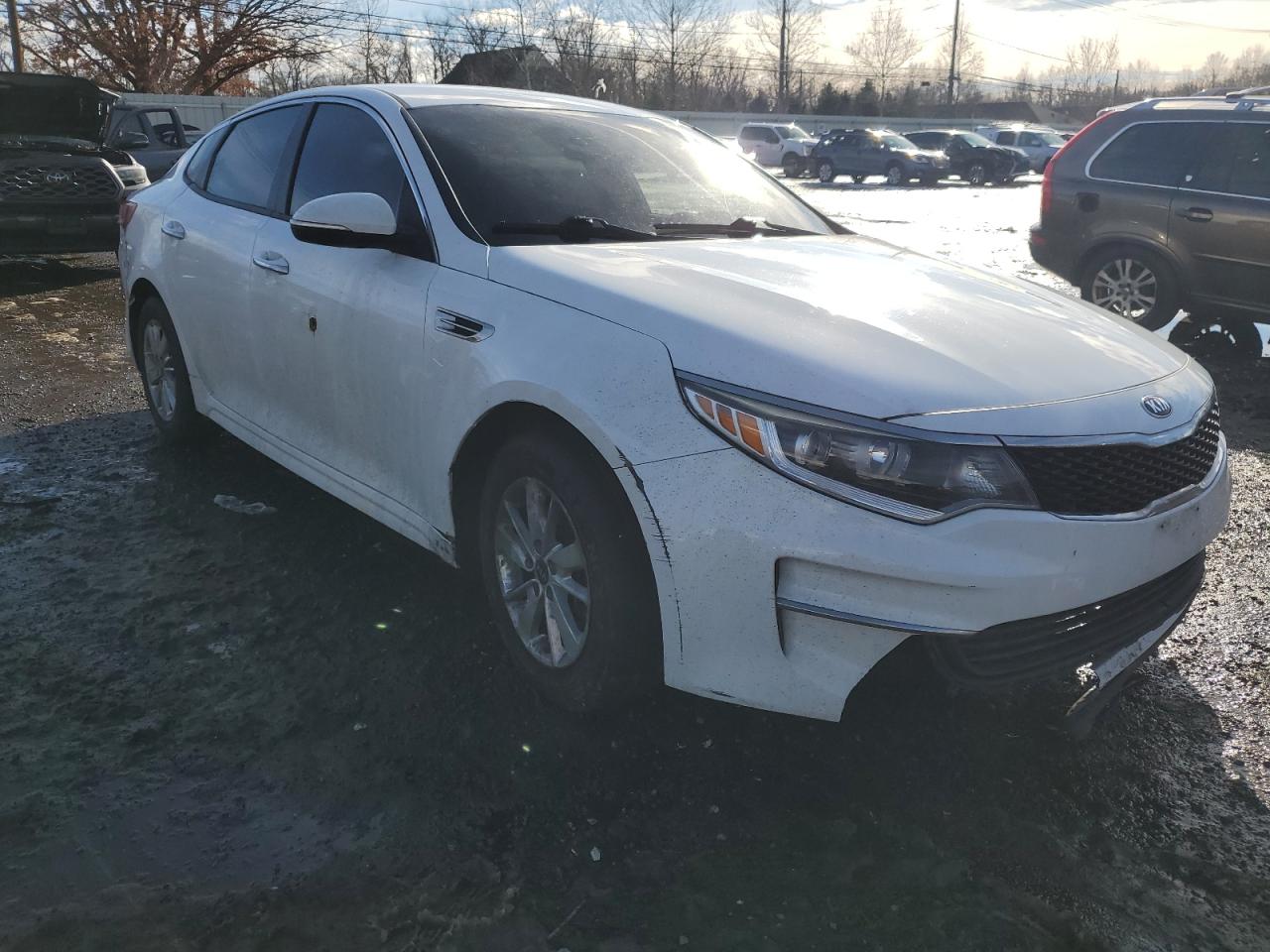2018 KIA Optima VIN 5XXGT4L33JG188466 Copart auction photo, vandalism / rear end damage thumbnail 4