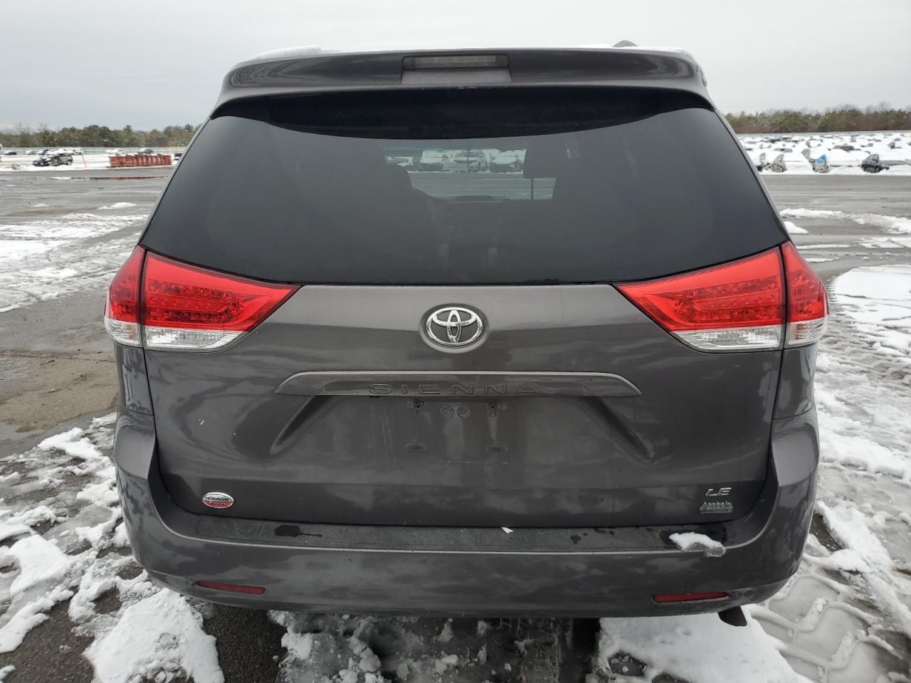 2014 Toyota Sienna VIN 5TDKK3DC5ES455505 Copart auction photo, front end / side damage thumbnail 6