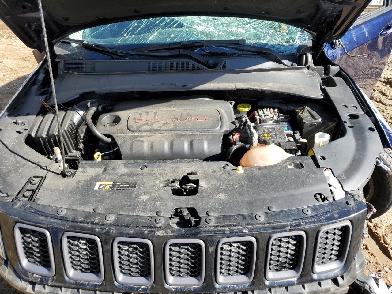 2020 Jeep Compass VIN 3C4NJDDB0LT127036 Copart auction photo, front end / all over damage thumbnail 14