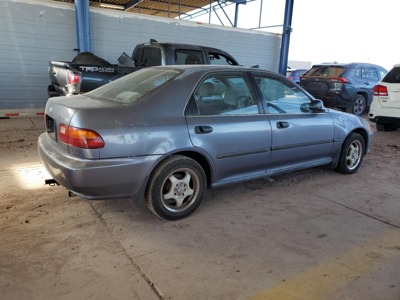 1995 Honda Civic VIN JHMEG8659SS033250 Copart auction photo, vandalism damage thumbnail 3