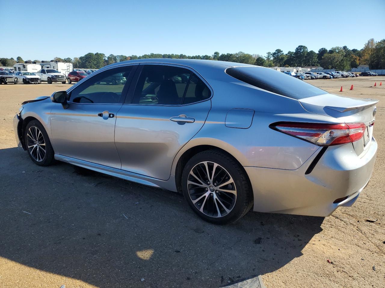 2018 Toyota Camry VIN 4T1B11HK2JU053404 Copart auction photo, front end damage thumbnail 2