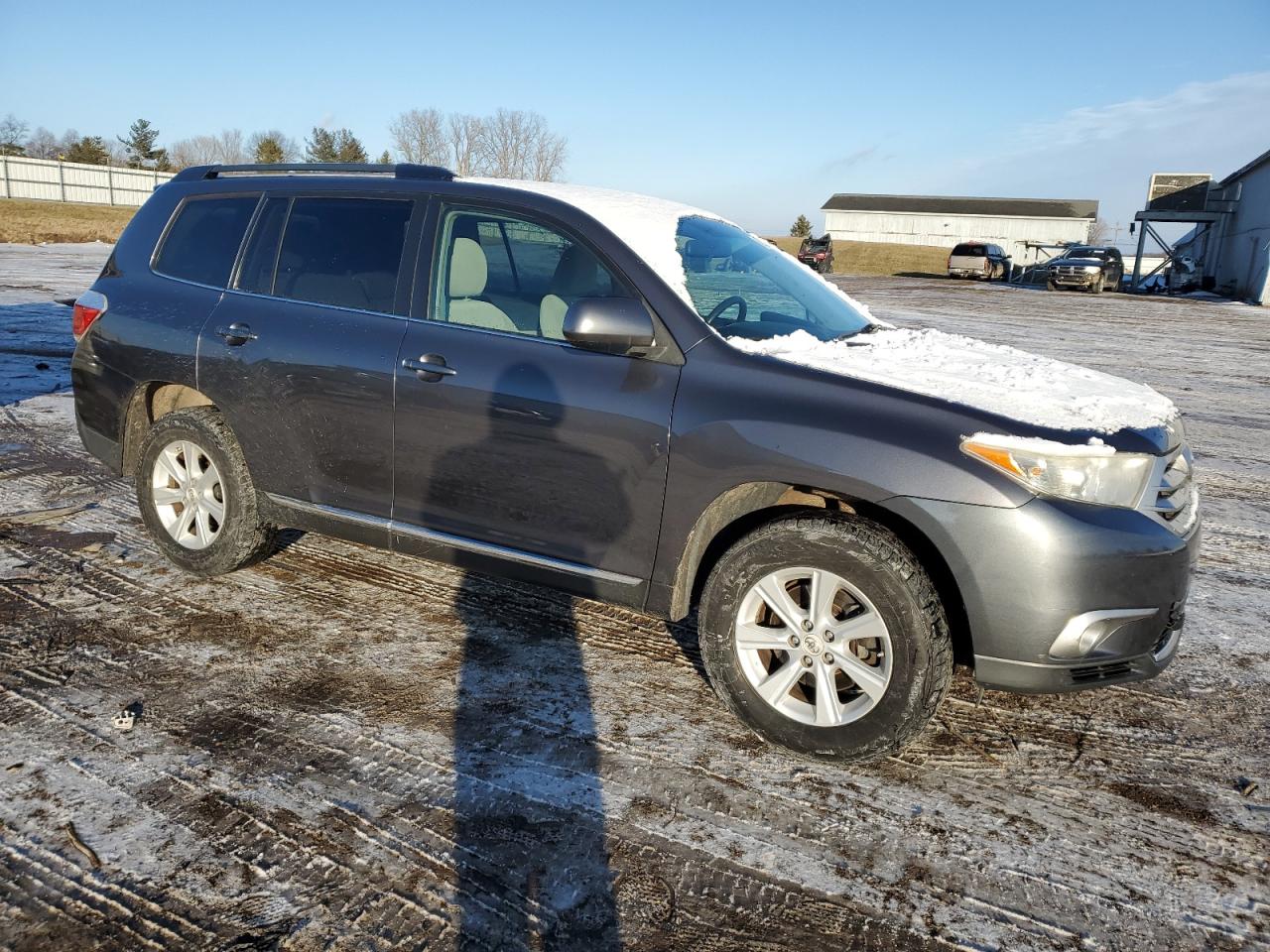 2011 Toyota Highlander VIN 5TDBK3EHXBS054716 Copart auction photo, front end damage thumbnail 4