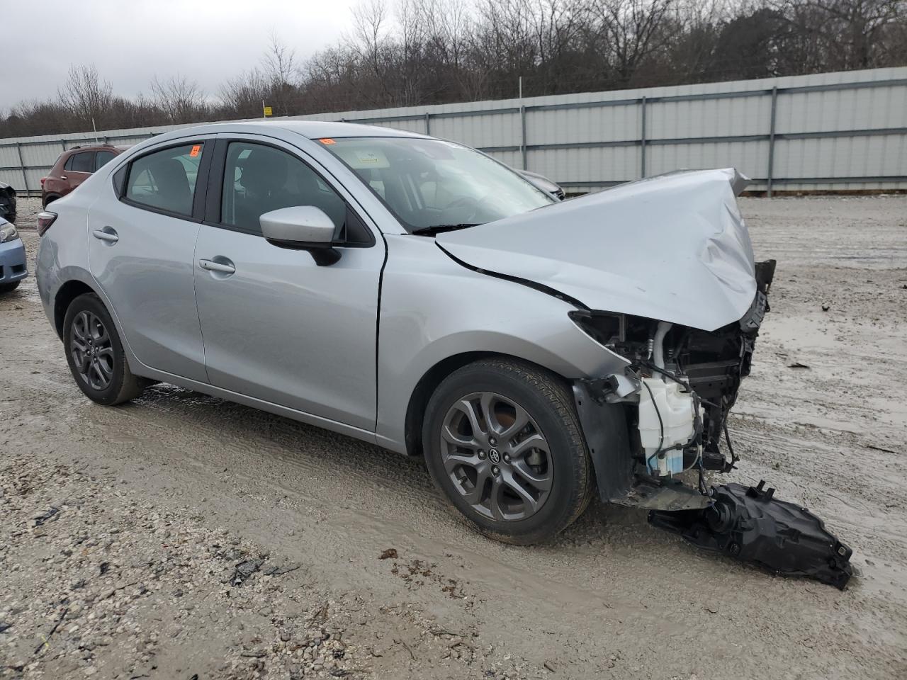 2019 Toyota Yaris VIN 3MYDLBYV1KY525258 Copart auction photo, hail / all over damage thumbnail 4