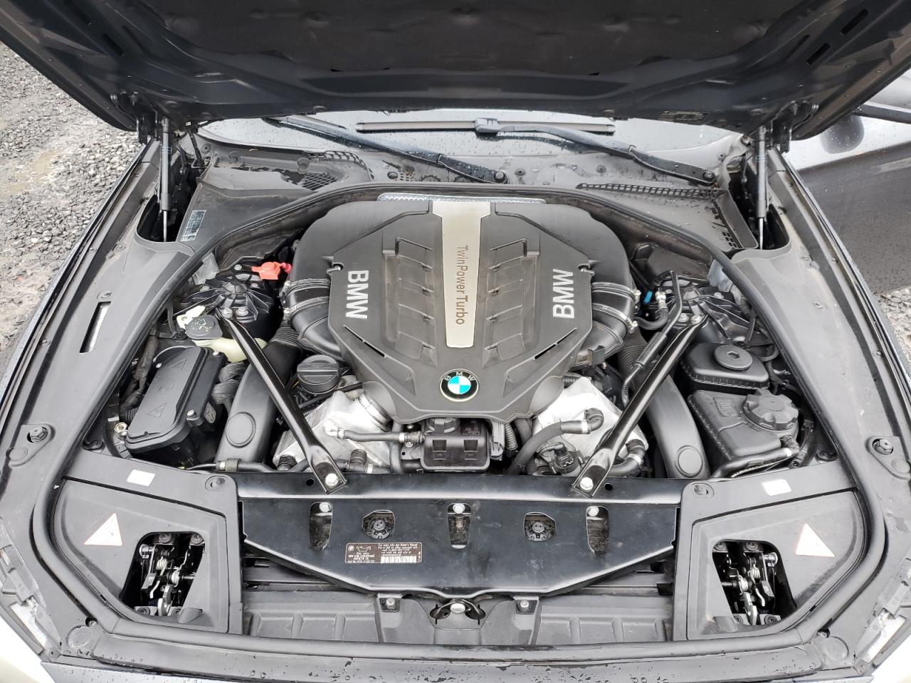 2012 BMW 5er VIN WBAFU9C52CC786992 Copart auction photo, minor dent/scratches damage thumbnail 11