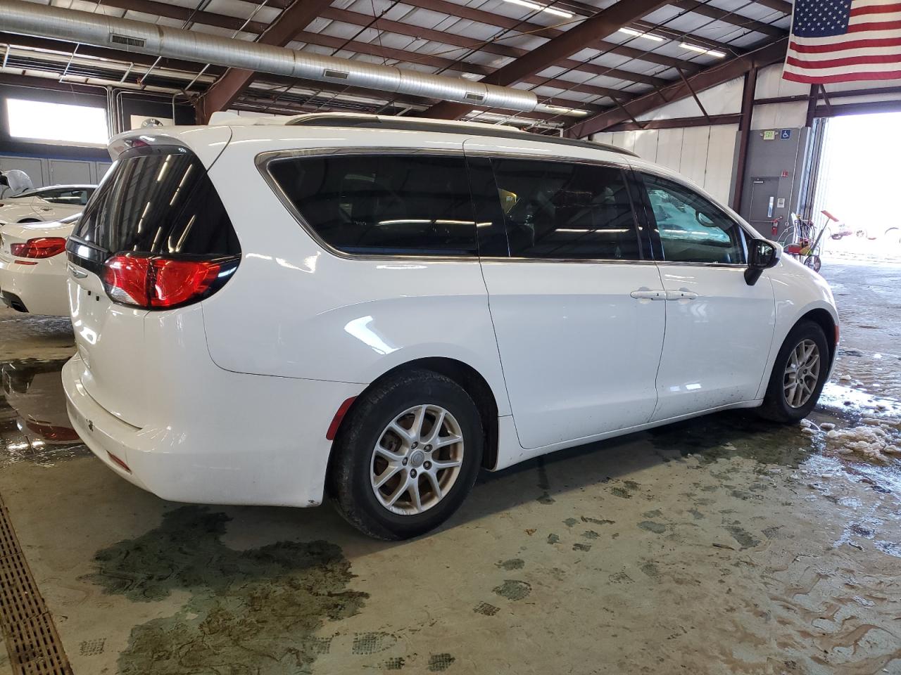 2020 Chrysler Voyager VIN 2C4RC1DG7LR156879 Copart auction photo, minor dent/scratches damage thumbnail 3
