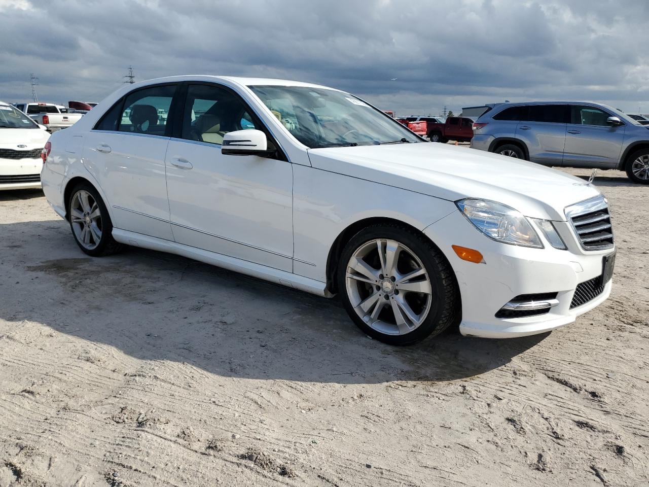 2013 Mercedes-Benz E-klasse VIN WDDHF5KB3DA770213 Copart auction photo, normal wear / minor dent/scratches damage thumbnail 4