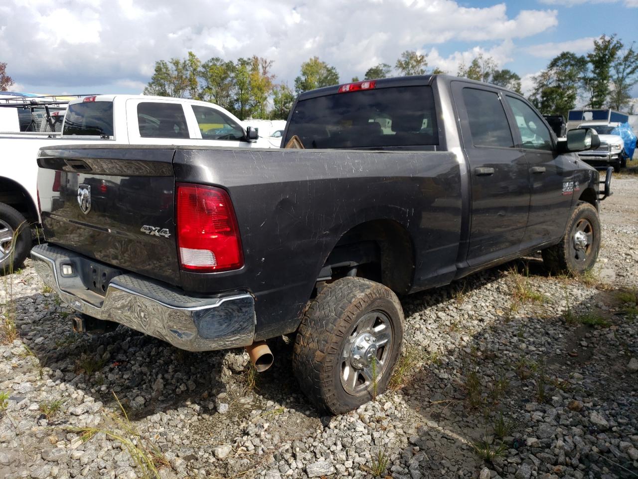 2018 RAM 2500 VIN 3C6UR5CL1JG136720 Copart auction photo, front end damage thumbnail 3