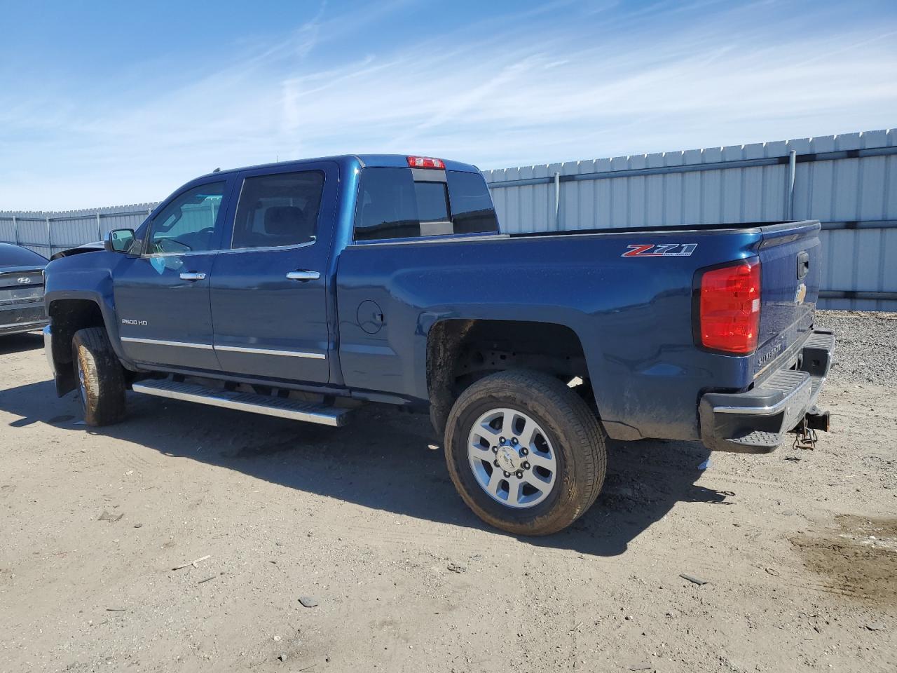 2015 Chevrolet Silverado VIN 1GC1KWE83FF585355 Copart auction photo, front end damage thumbnail 2
