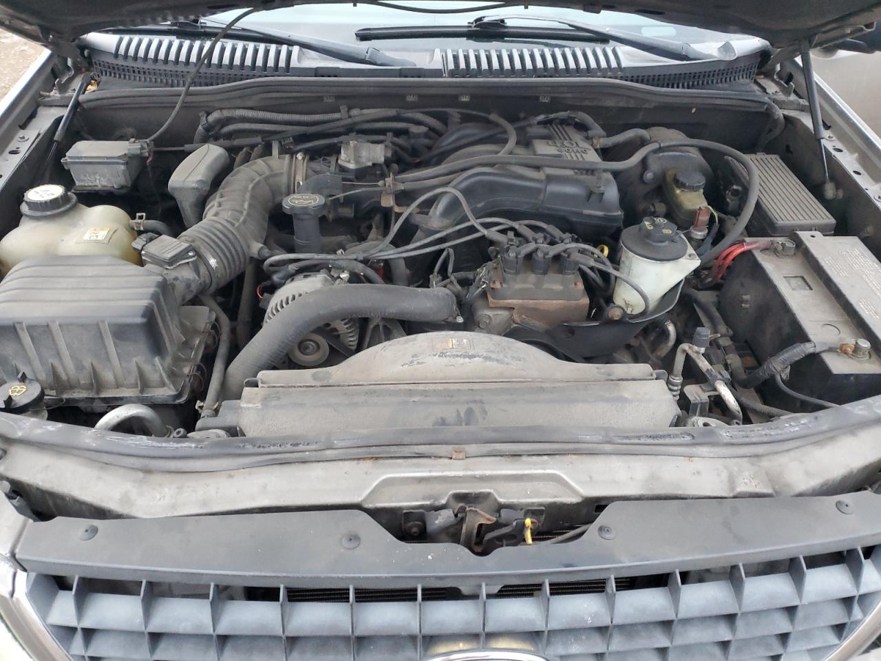 2002 Ford Explorer VIN 1FMZU73K02ZC64976 Copart auction photo, front end / minor dent/scratches damage thumbnail 12