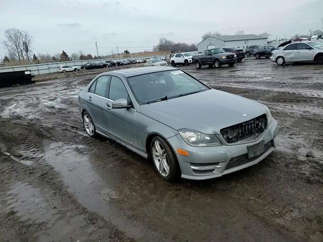 2013 Mercedes-Benz C-klasse VIN WDDGF8ABXDR264457 Copart auction photo, rear end / front end damage thumbnail 11