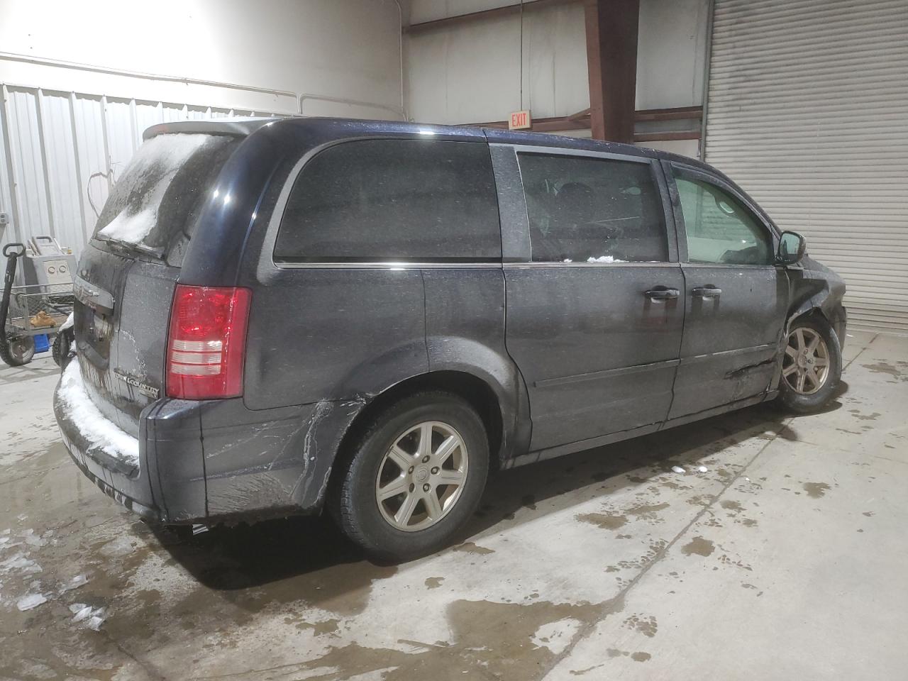2010 Chrysler Town & Country VIN 2A4RR2D10AR456349 Copart auction photo, front end / side damage thumbnail 3