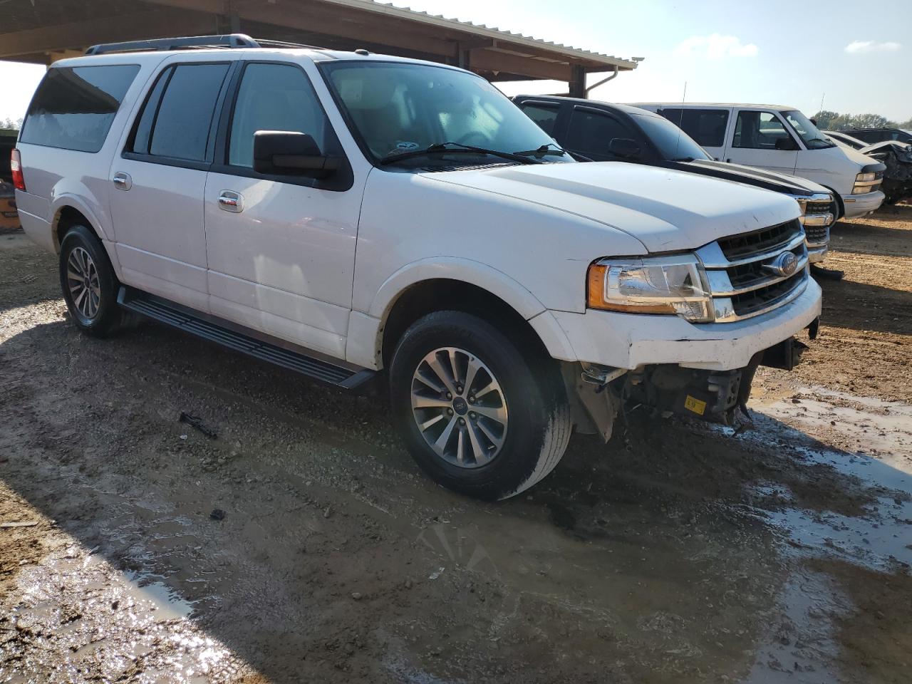 2017 Ford Expedition VIN 1FMJK1HT2HEA60990 Copart auction photo, front end damage thumbnail 4