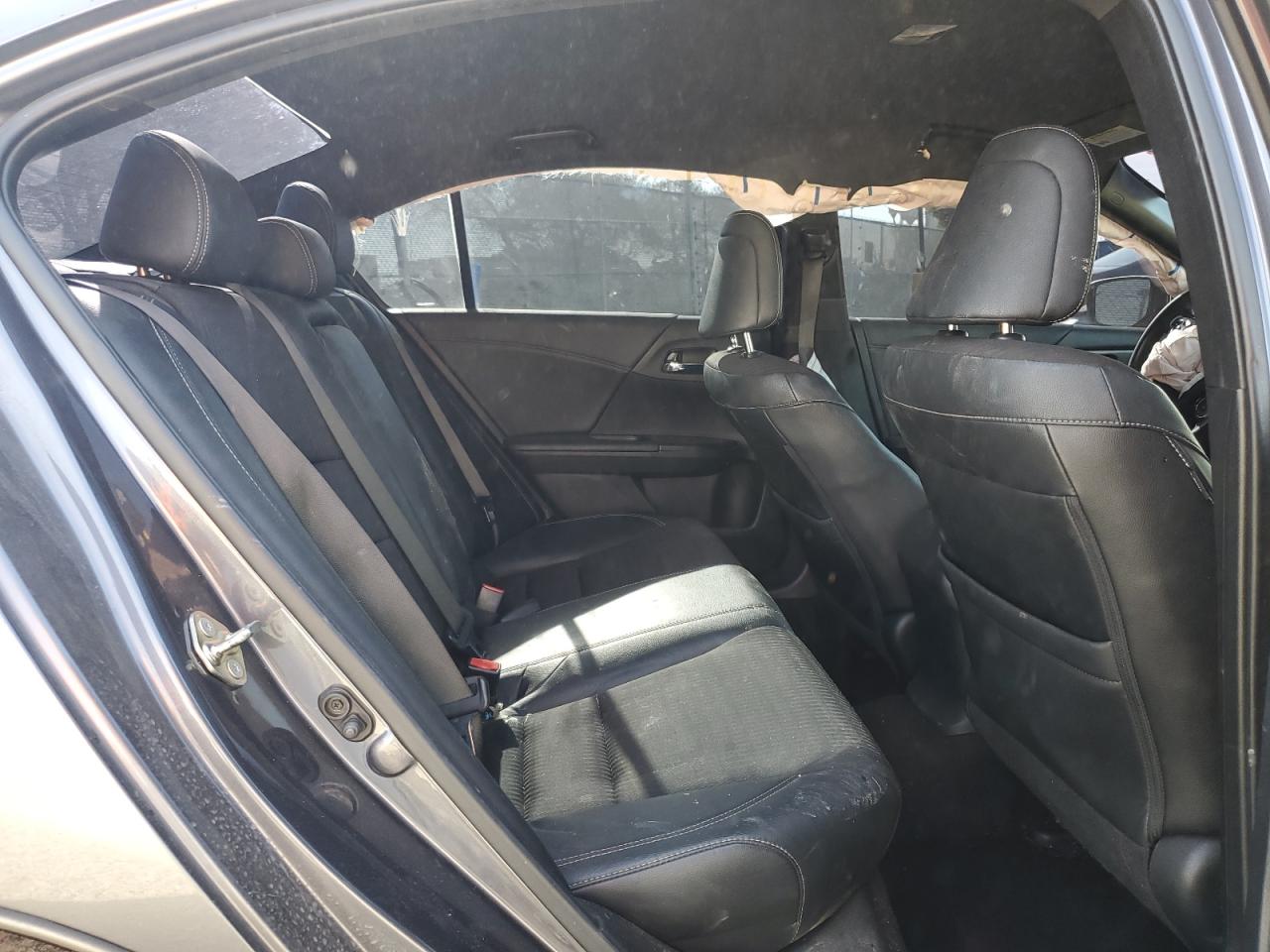 2017 Honda Accord VIN 1HGCR2F5XHA163442 Copart auction photo, front end damage thumbnail 11