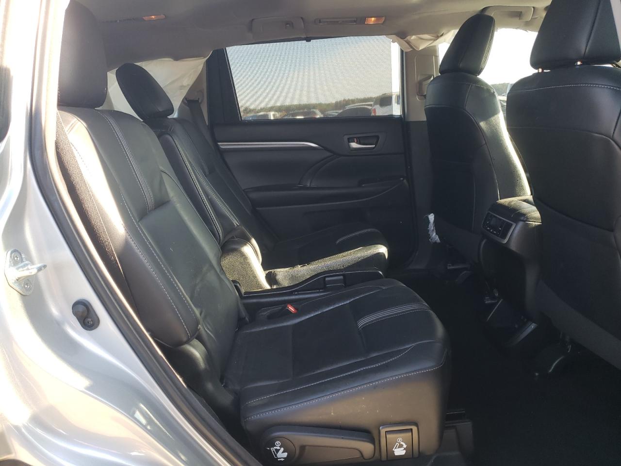2018 Toyota Highlander VIN 5TDJZRFH5JS898251 Copart auction photo, rear end / front end damage thumbnail 12