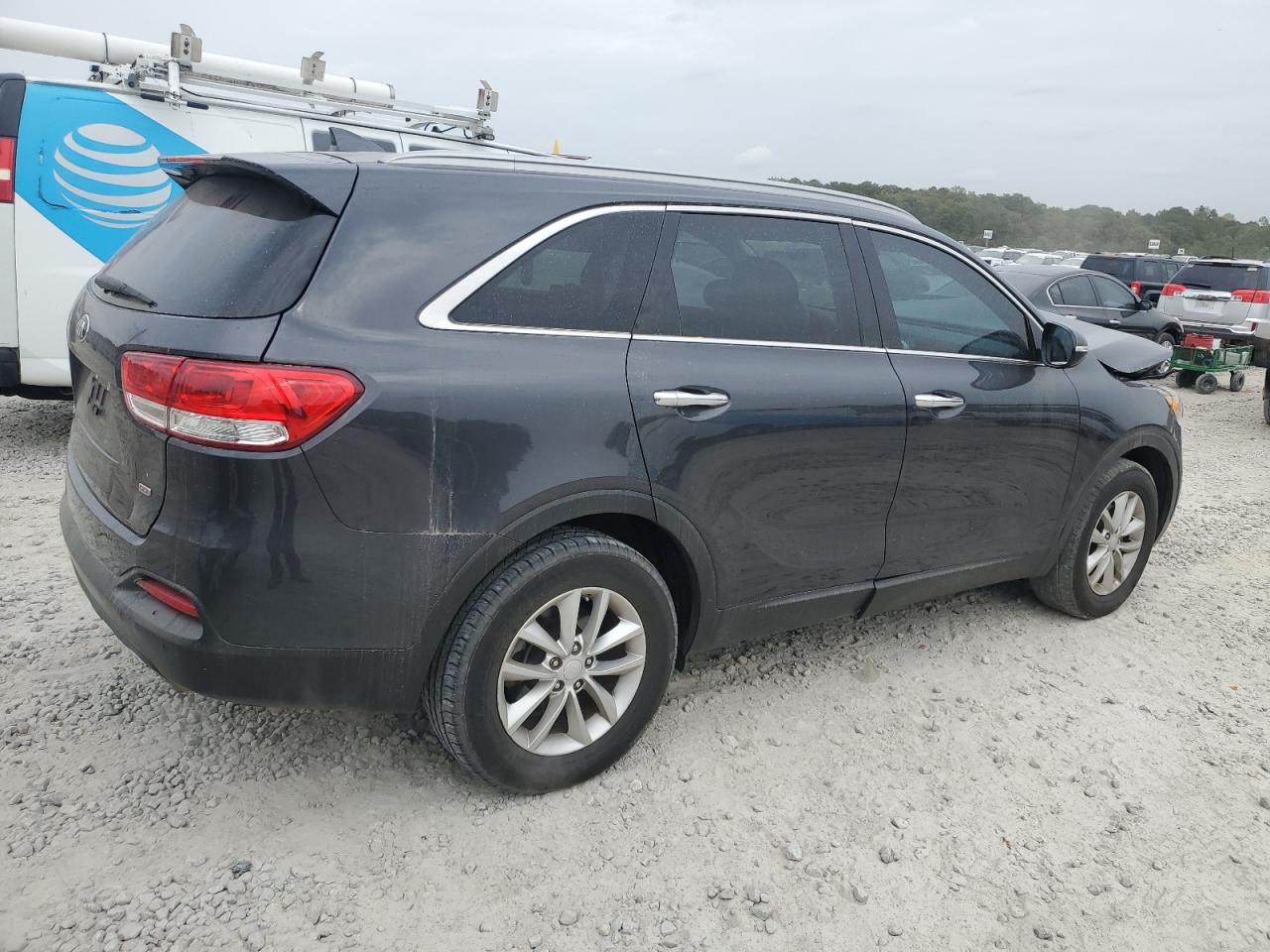 2018 KIA Sorento VIN 5XYPG4A3XJG381961 Copart auction photo, front end damage thumbnail 3