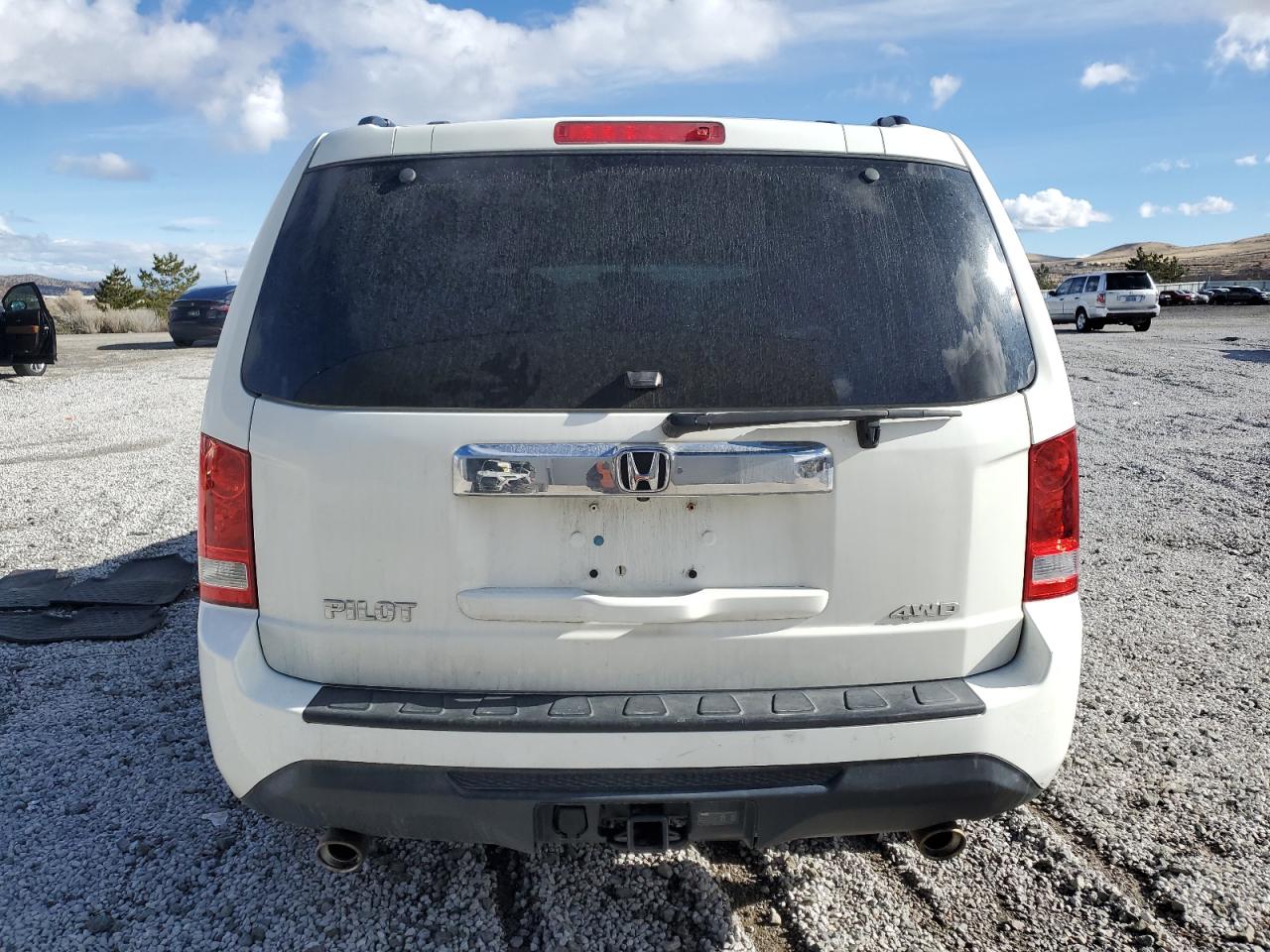2015 Honda Pilot VIN 5FNYF4H53FB030371 Copart auction photo, minor dent/scratches damage thumbnail 6