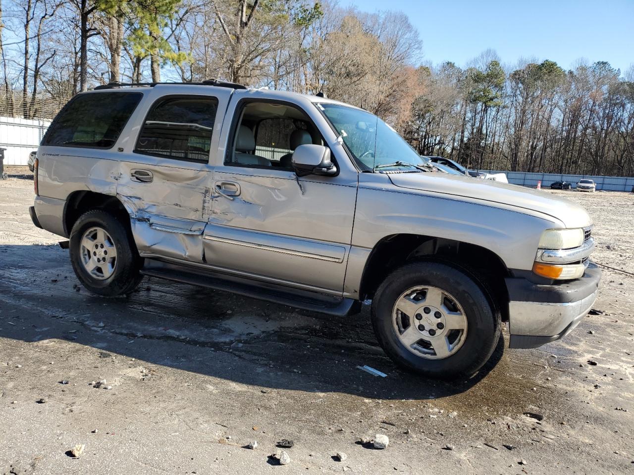2004 Chevrolet Tahoe VIN 1GNEC13Z04R170106 Copart auction photo, front end / side damage thumbnail 4
