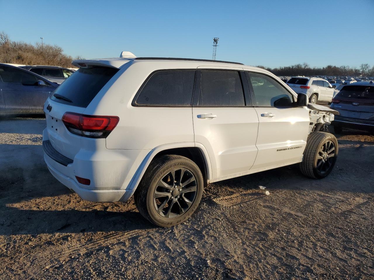 2020 Jeep Grand Cherokee VIN 1C4RJEAG2LC162339 Copart auction photo, front end / minor dent/scratches damage thumbnail 3