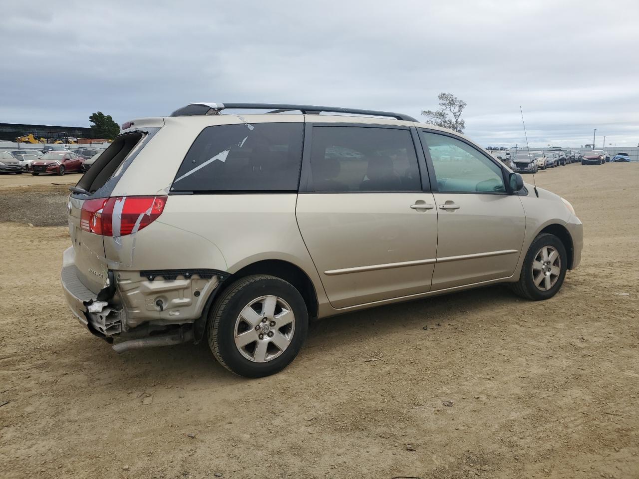 2004 Toyota Sienna VIN 5TDZA23C44S148919 Copart auction photo, rear end damage thumbnail 3