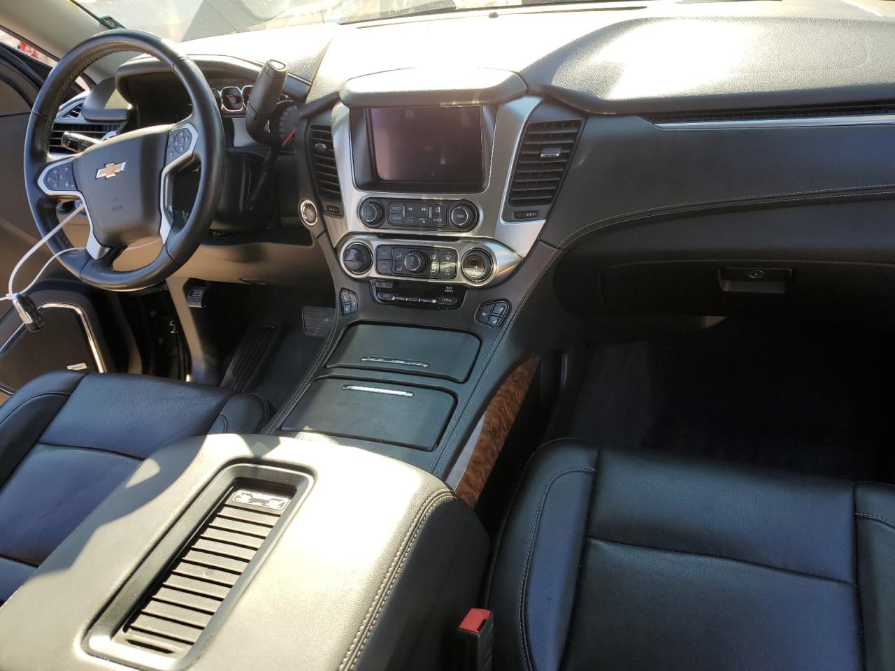 2019 Chevrolet Tahoe VIN 1GNSKCKJ7KR104341 Copart auction photo, side damage thumbnail 8