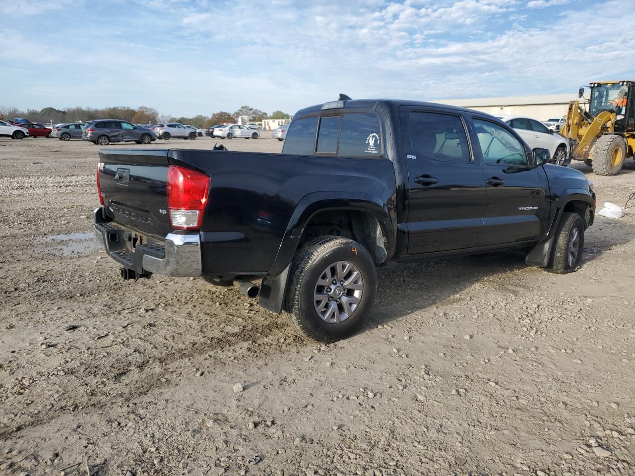2017 Toyota Tacoma VIN 3TMCZ5AN5HM052291 Copart auction photo, front end / undercarriage damage thumbnail 3