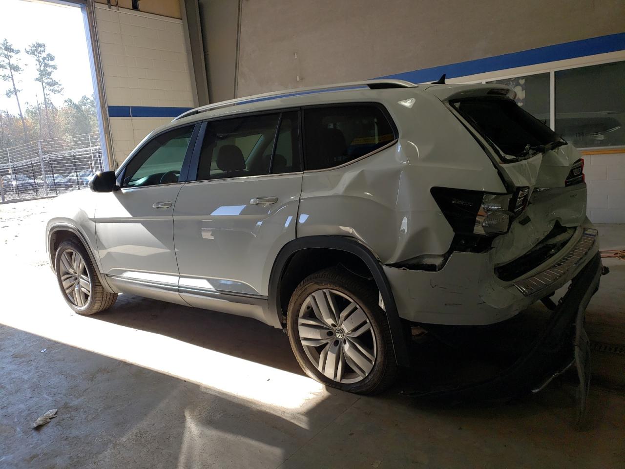 2019 Volkswagen Atlas VIN 1V2WR2CA5KC534904 Copart auction photo, rear end damage thumbnail 2
