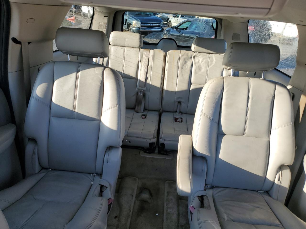 2007 Chevrolet Suburban VIN 3GNFC16097G241714 Copart auction photo, side damage thumbnail 10