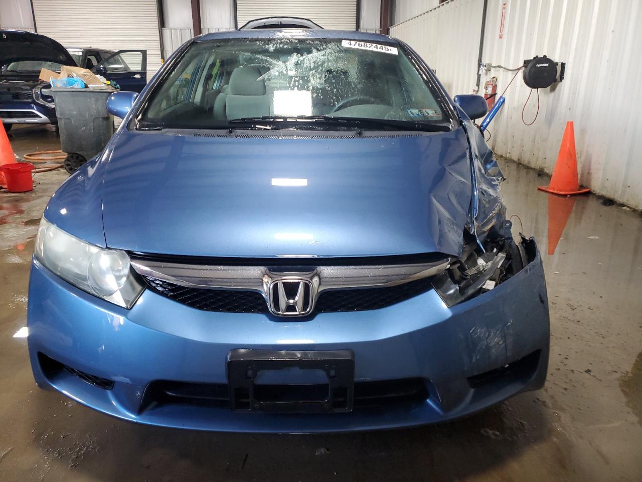 2009 Honda Civic VIN 19XFA16569E049269 Copart auction photo, all over damage thumbnail 5