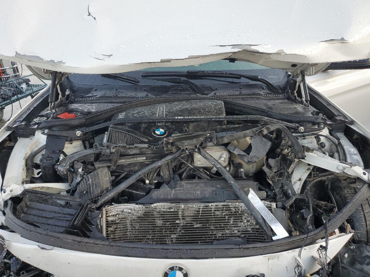 2015 BMW 3er VIN WBA3G7C52FK481212 Copart auction photo, front end damage thumbnail 12