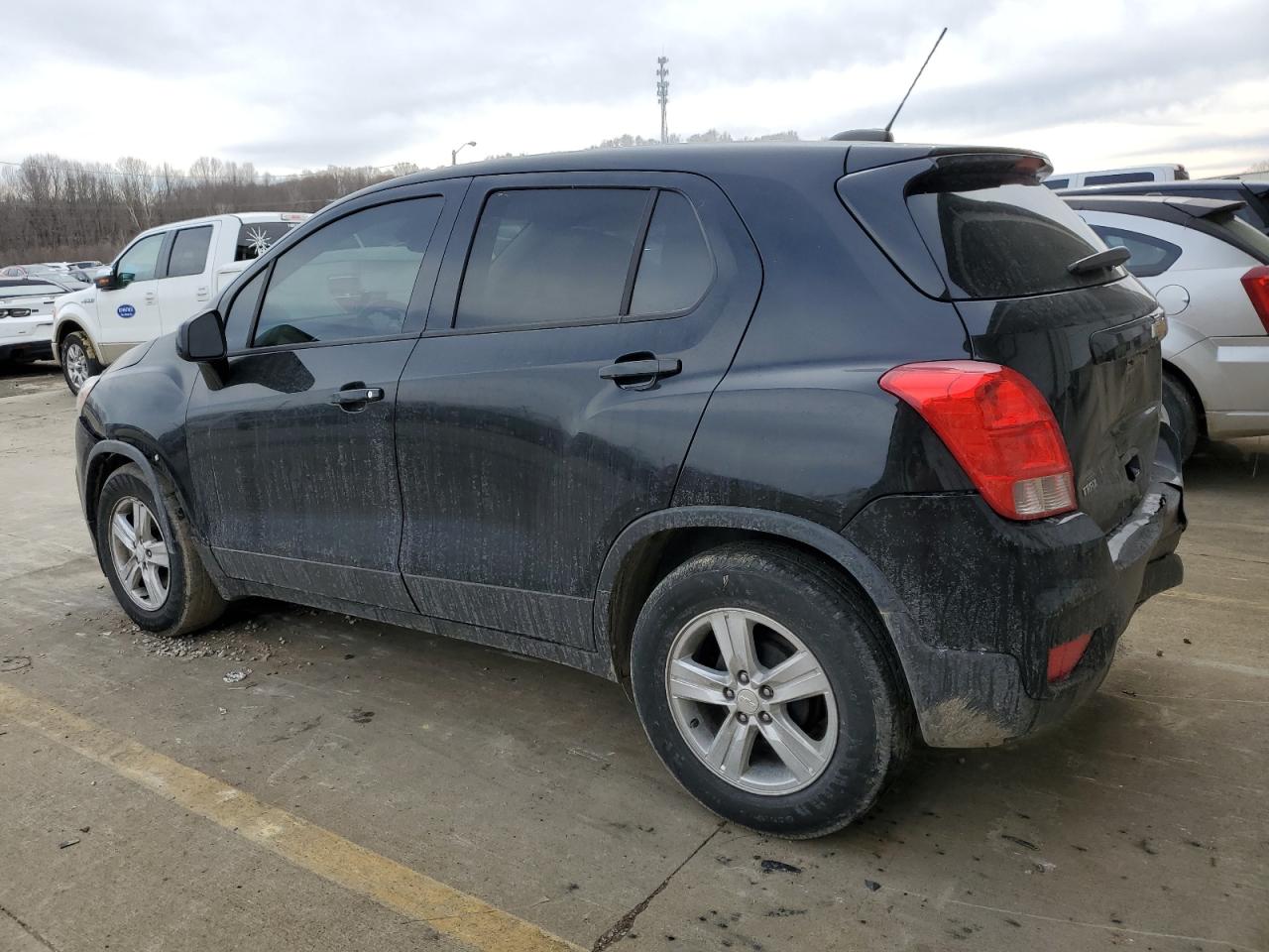 2019 Chevrolet Trax VIN 3GNCJKSB0KL377008 Copart auction photo, rear end damage thumbnail 2