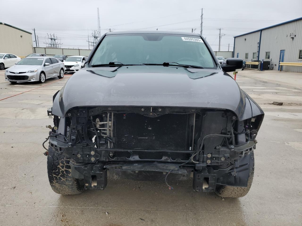 2015 RAM 1500 VIN 1C6RR6LT4FS729631 Copart auction photo, front end / minor dent/scratches damage thumbnail 5