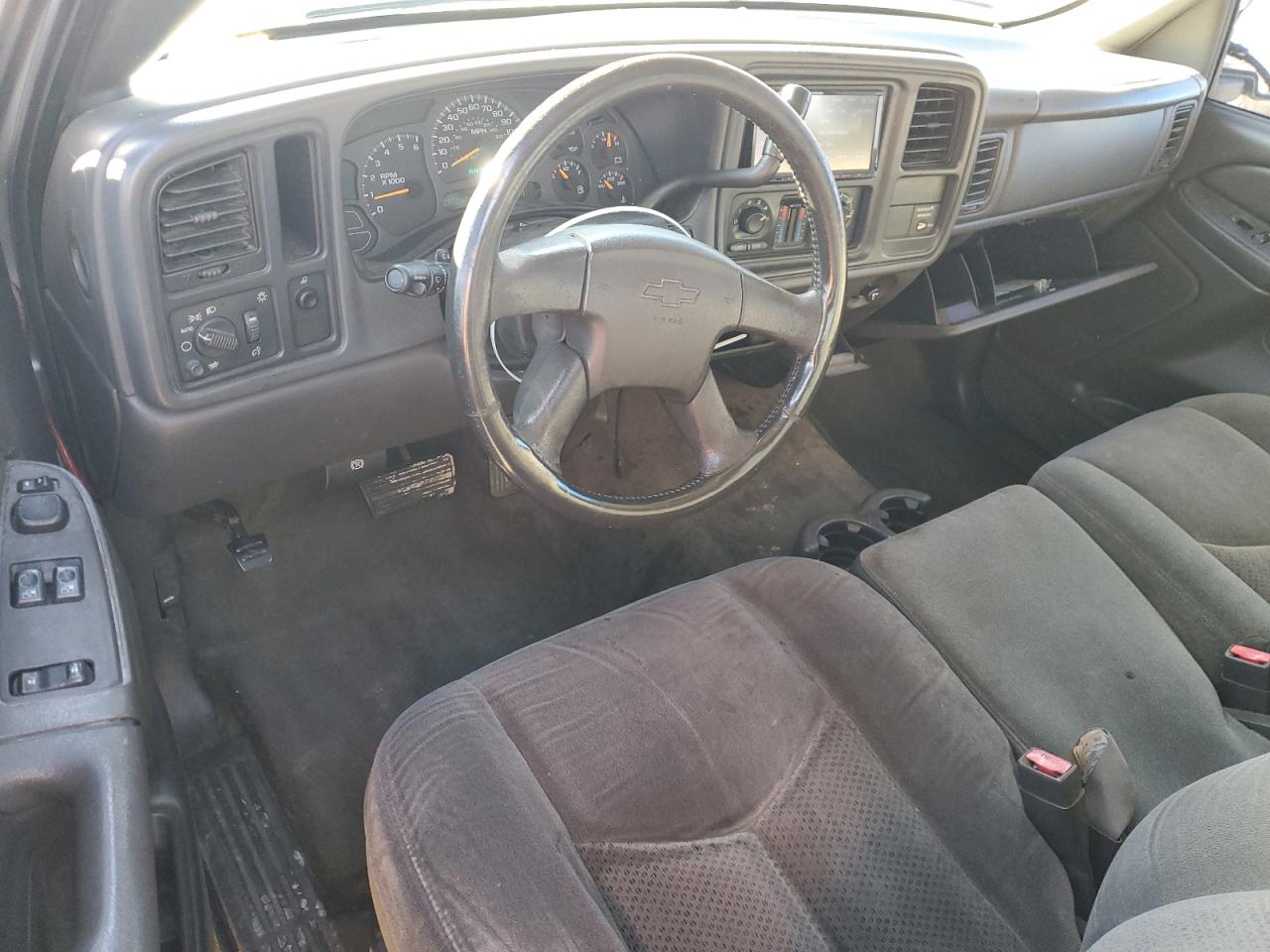 2004 Chevrolet Silverado VIN 2GCEC19V541145269 Copart auction photo, side damage thumbnail 8