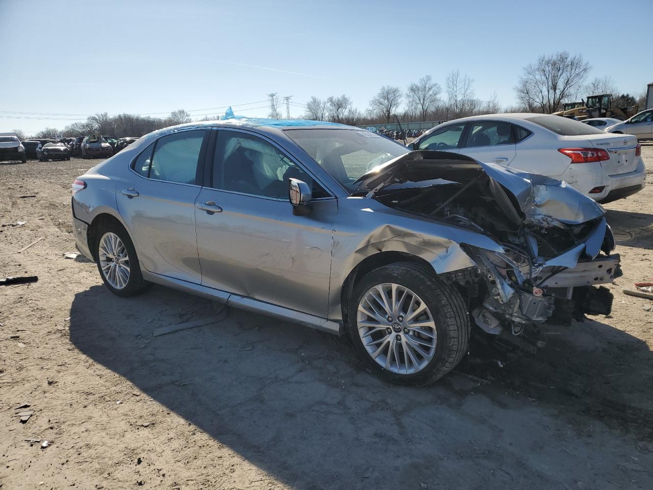 2018 Toyota Camry VIN 4T1B11HK6JU092383 Copart auction photo, front end / side damage thumbnail 4