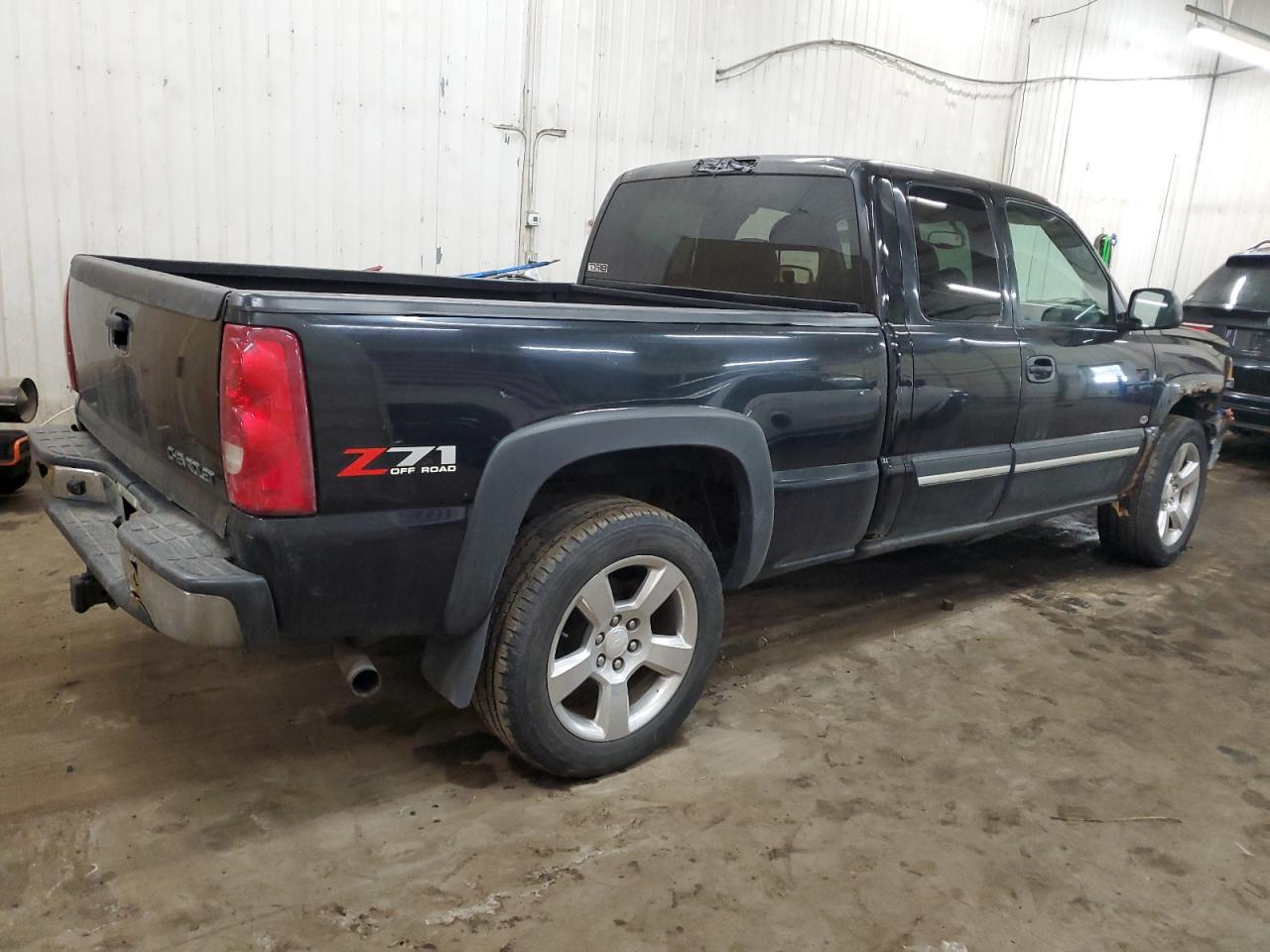 2004 Chevrolet Silverado VIN 1GCEK19T54E367178 Copart auction photo, front end damage thumbnail 3